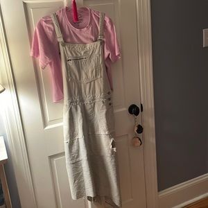 ADORABLE SUPER COOL, Madewell overalls converted to skirtall overall dress M 🍒